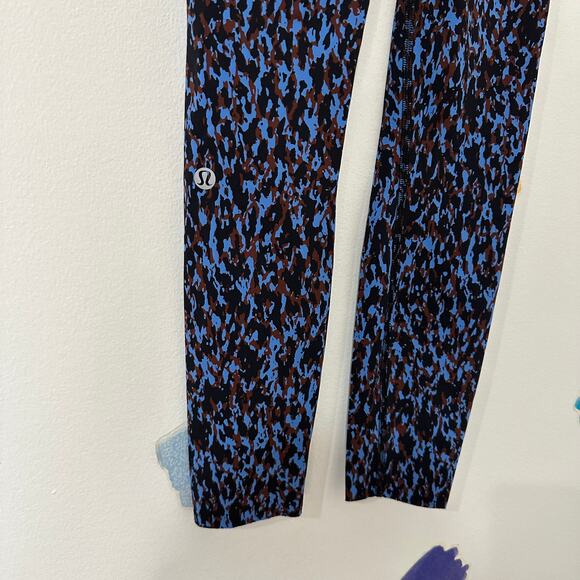 0 Lululemon Blue Cheetah Print Fast and Free High Rise Tight 25" Leggings - Picture 4 of 6